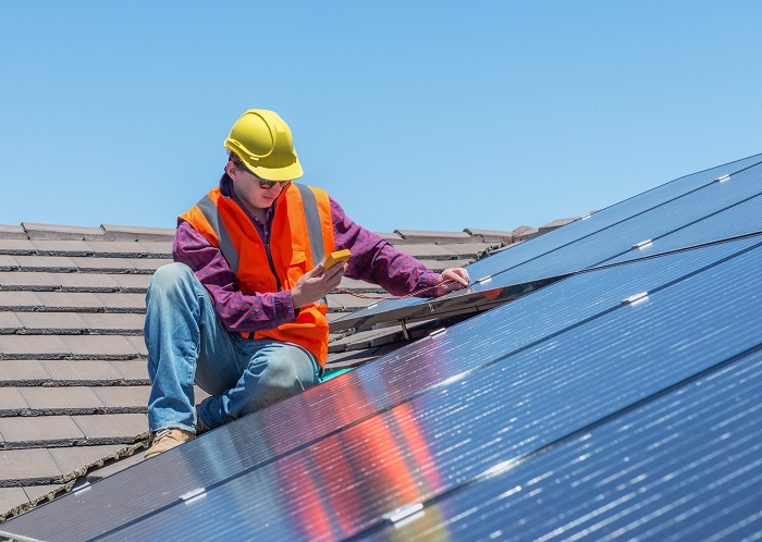 Plan vervanging asbestdaken door groen dak met zonnepanelen Plan vervanging asbestdaken door groen dak met zonnepanelen